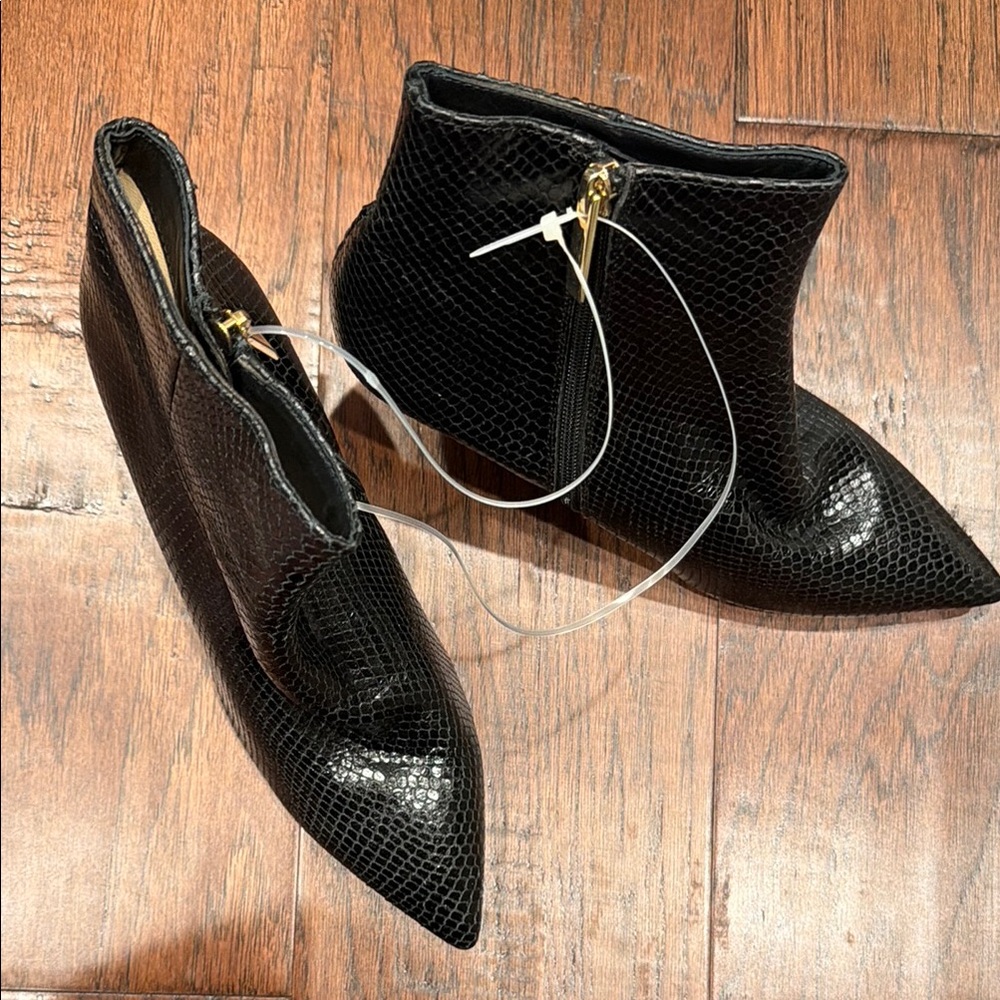L’agence black Pointed Toe leather Ankle Booties - Women